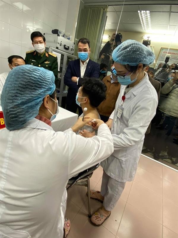 Dự kiến, ngày 26/2, Việt Nam tiêm thử nghiệm mũi đầu tiên của giai đoạn 2 vaccine Nanocovax phòng COVID-19