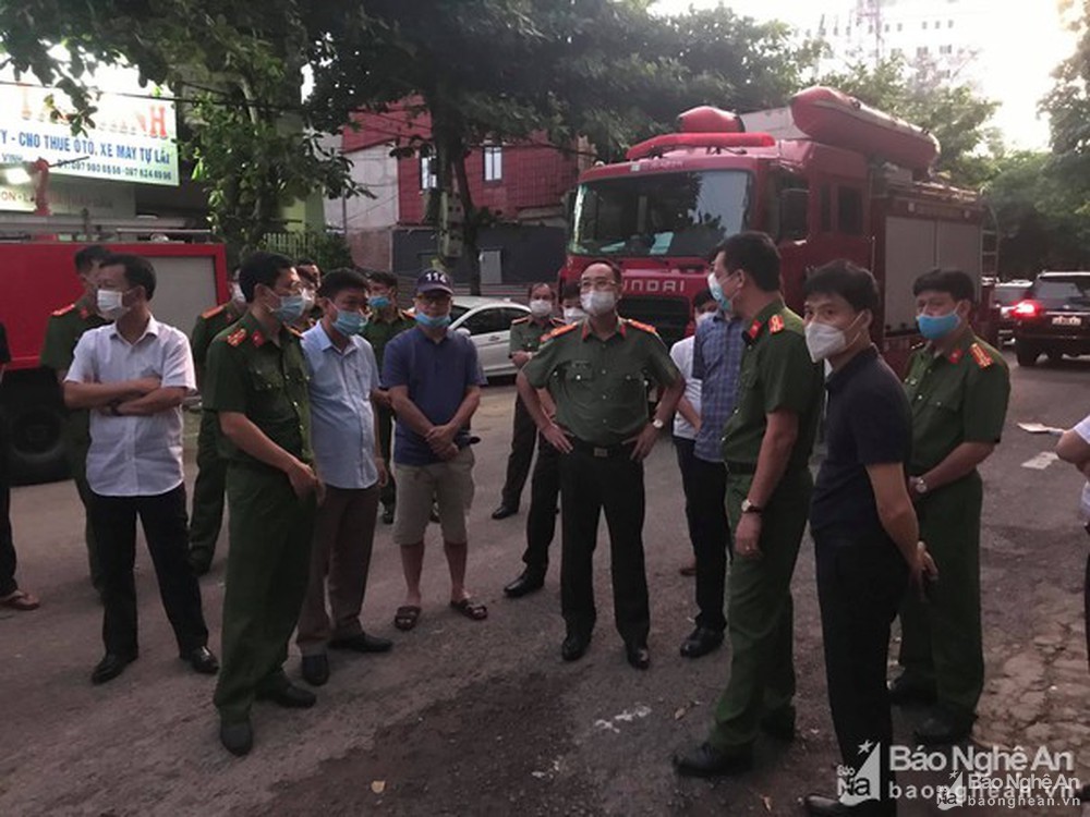 Giám đốc Công an tỉnh Nghệ An có mặt chỉ đạo tại hiện trường vụ cháy phòng trà Fill. Ảnh tư liệu