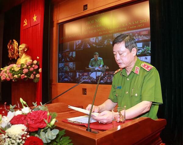 Trung tướng Lê Minh Hùng, Cục trưởng Cục QLTG, CSGDBB, TGD phát biểu tại hội nghị