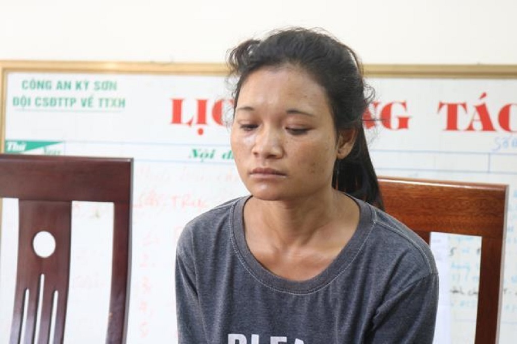 Cụt Thị Oanh - đối tượng mua bán người bị Công an huyện Kỳ Sơn bắt giữ