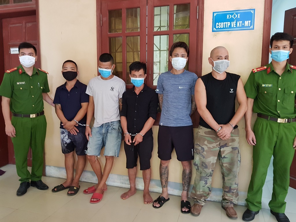 Công an huyện Diễn Châu bắt giữ 4 đối tượng tàng trữ, sử dụng ma tuý tại trang trại của Nguyễn Ngọc Lam