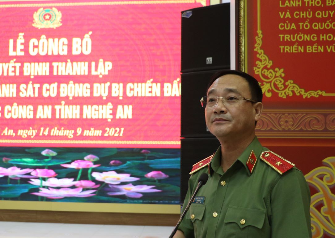 Thiếu tướng Phạm Thế Tùng, Ủy viên BTV Tỉnh ủy, Giám đốc Công an phát biểu tại buổi lễ