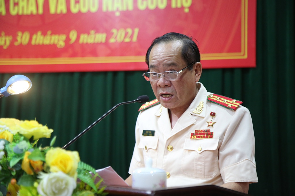 Đồng chí Đại tá Hồ Sỹ Tuấn, nguyên Giám đốc Cảnh sát PCCC&CNCH Công an tỉnh Nghệ An phát biểu