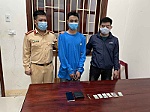 Trên đường tuần tra, cảnh sát giao thông bắt kẻ mua bán ma tuý