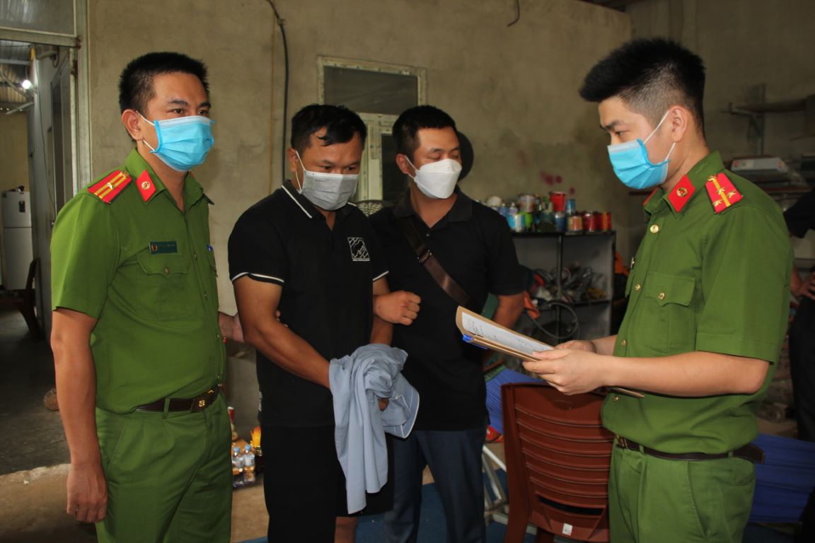 Lực lượng Công an bắt giữ Trần Văn Linh