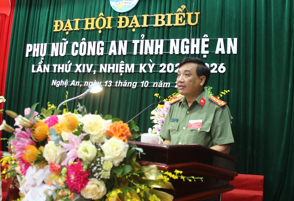 Đồng chí Đại tá Hồ Văn Tứ, Phó Bí thư Đảng ủy, Phó Giám đốc Công an tỉnh phát biểu chỉ đạo Hội nghị