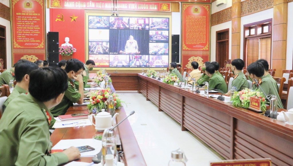 Hội nghị được tổ chức trực tuyến từ điểm cầu Bộ Công an đến Công an các tỉnh, thành phố trực thuộc Trung ương