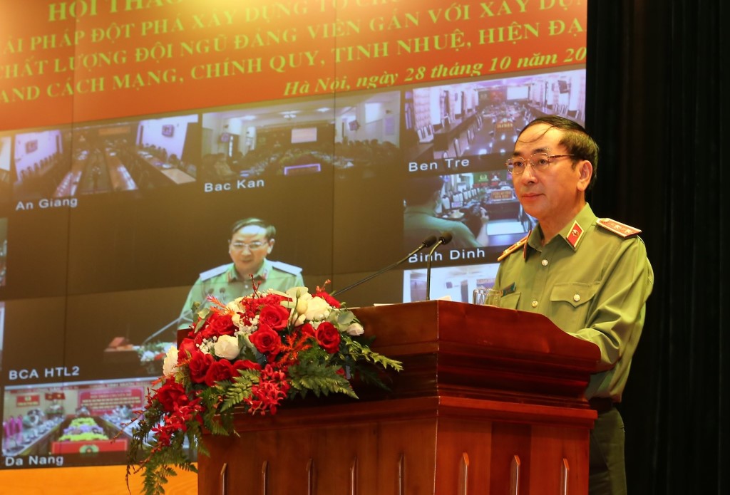 Đồng chí Thứ trưởng Trần Quốc Tỏ phát biểu khai mạc Hội thảo