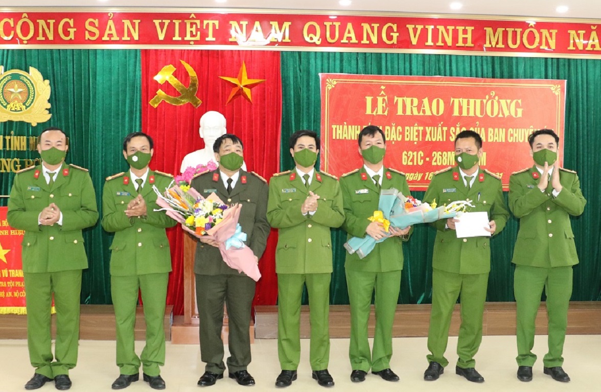 Công an tỉnh Nghệ An trao thưởng thành tích đặc biệt xuất sắc trong đấu tranh tội phạm ma túy