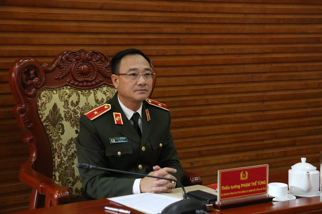 Đồng chí Thiếu tướng Phạm Thế Tùng, Bí thư Đảng uỷ, Giám đốc Công an tỉnh chủ trì điểm cầu Công an tỉnh
