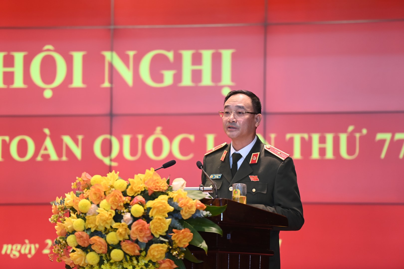 Đồng chí Thiếu tướng Phạm Thế Tùng, Giám đốc Công an tỉnh Nghệ An trình bày tham luận tại Hội nghị Công an toàn quốc lần thứ 77, ngày 27/12/2021. Ảnh: Tất Đạt
