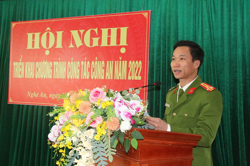 Đồng chí Thượng tá Trần Đức Thân, Trưởng Phòng Cảnh sát hình sự, Công an tỉnh Nghệ An phát biểu khai mạc Hội nghị 