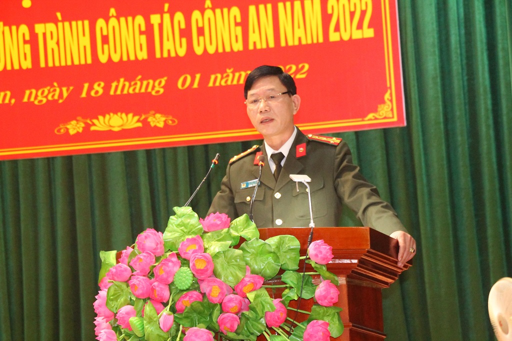 Đồng chí Đại tá Lê Văn Thái, Phó Giám đốc Công an tỉnh phát biểu chỉ đạo tại Hội nghị