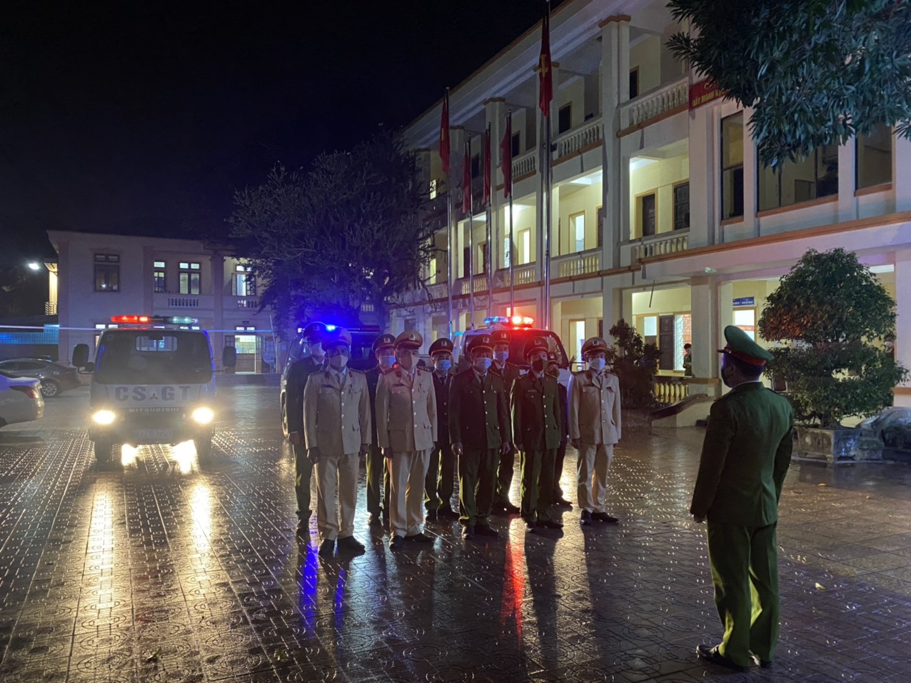 Công an huyện Quế Phong xuất quân đảm bảo an ninh trật tự trong đêm giao thừa