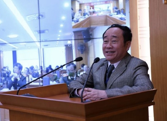 PGS.TS Ngô Huy Cương, khoa luật, Đại học Quốc gia hà Nội phát biểu tại hội thảo.