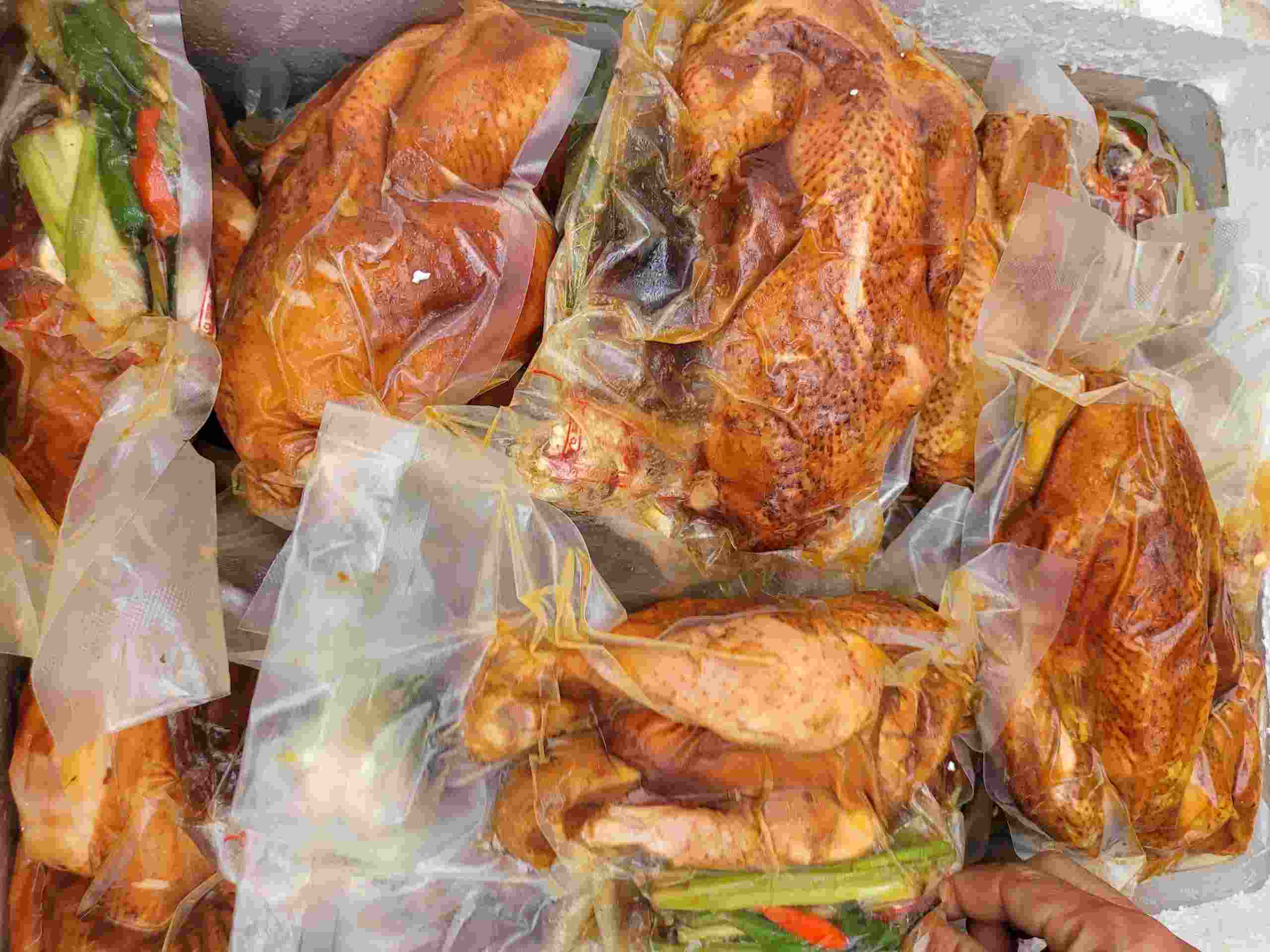 568kg thịt gà đã qua sơ chế không có giấy chứng nhận kiểm dịch
