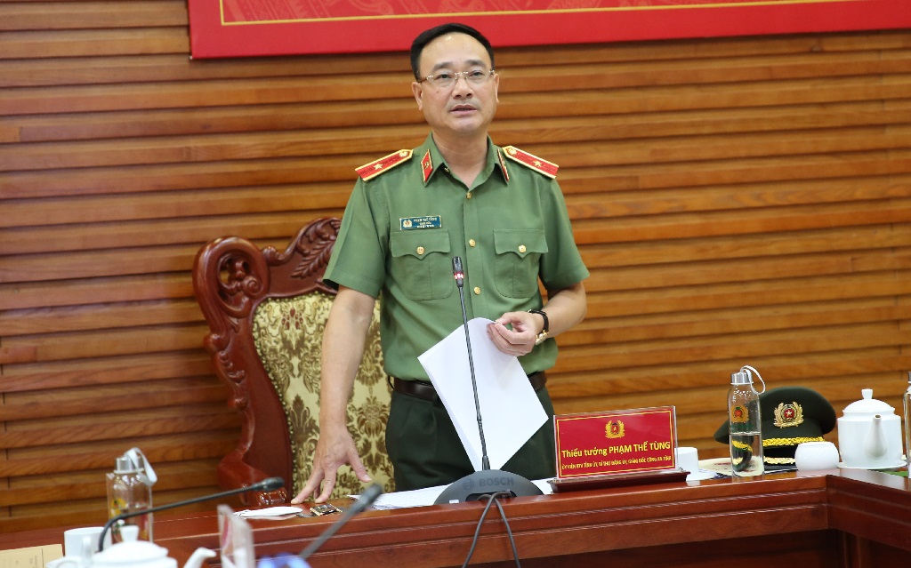 Đồng chí Thiếu tướng Phạm Thế Tùng, Giám đốc Công an tỉnh phát biểu chỉ đạo tại Hội nghị