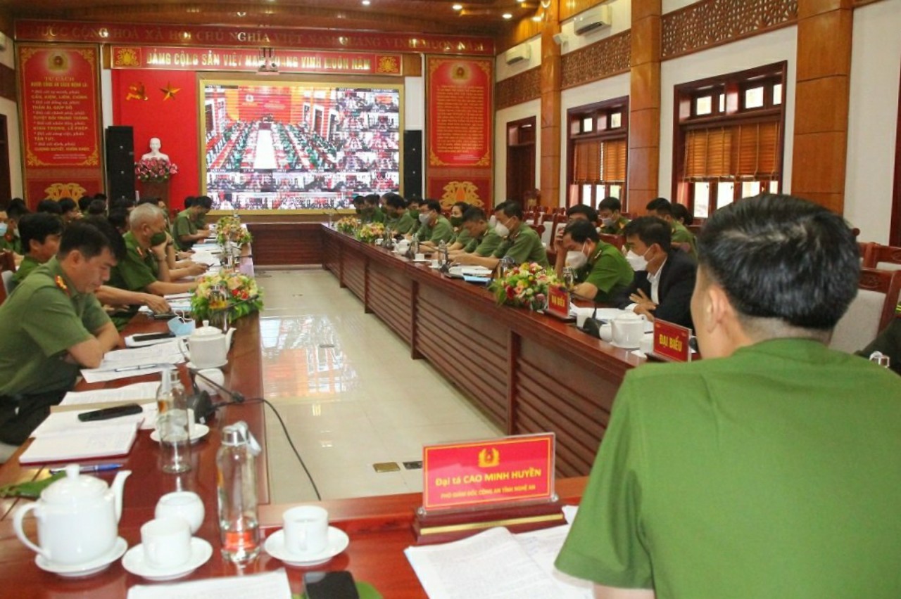 Hội nghị được tổ chức trực tuyến đến lãnh đạo Công an các đơn vị, địa phương