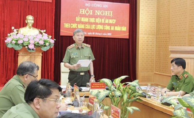 Đồng chí Đại tướng Tô Lâm, Ủy viên Bộ Chính trị, Bí thư Đảng ủy Công an Trung ương, Bộ trưởng Bộ Công an phát biểu tại Hội nghị