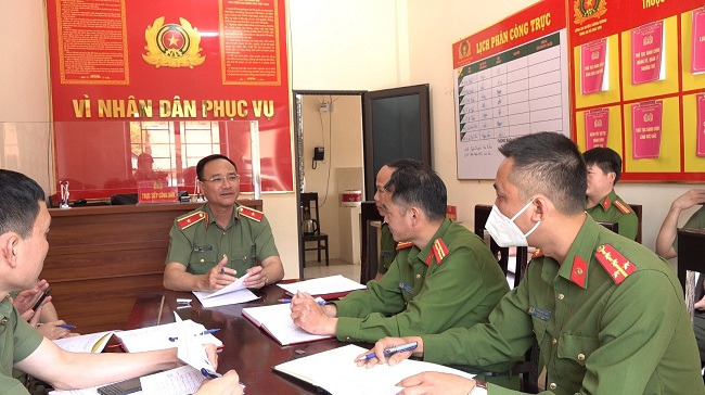 Đồng chí Thiếu tướng Phạm Thế Tùng, Giám đốc Công an tỉnh làm việc trực tiếp với Công an các xã biên giới