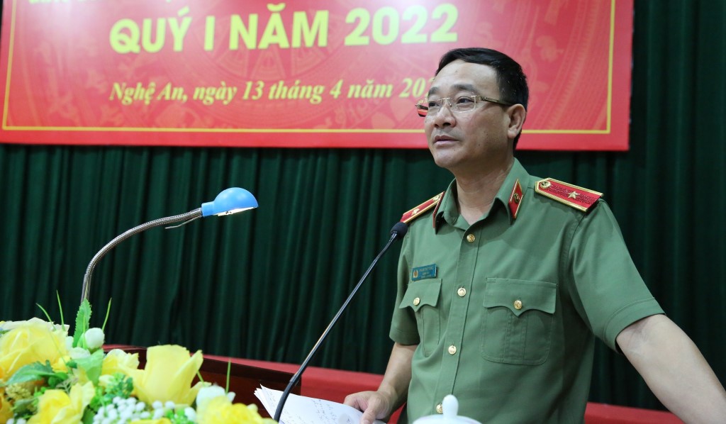 Đồng chí Thiếu tướng Phạm Thế Tùng, Ủy viên Ban Thường vụ Tỉnh ủy, Giám đốc Công an tỉnh phát biểu chỉ đạo Hội nghị