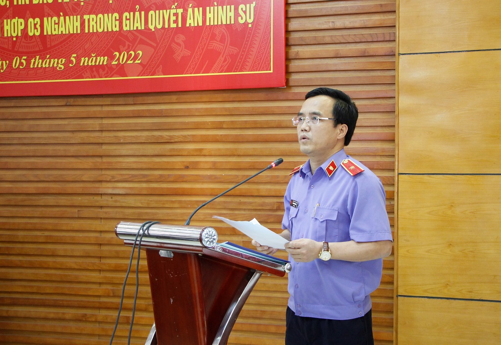 Đồng chí Tôn Thiện Phương - Ủy viên BCH Đảng bộ tỉnh, Viện trưởng Viện Kiểm sát nhân dân tỉnh kết luận Hội nghị