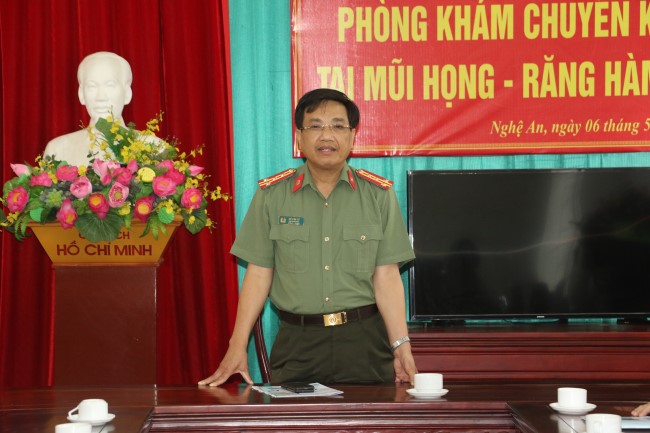 Đồng chí Đại tá Hồ Văn Tứ - Phó Giám đốc Công an tỉnh phát biểu tại buổi lễ khai trương