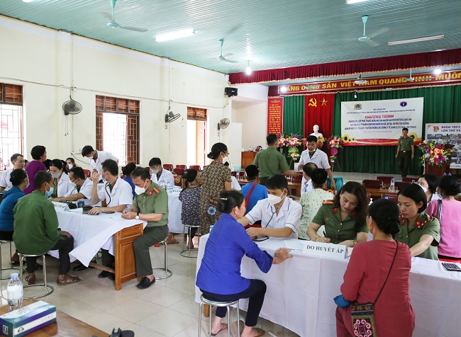 Hơn 20 y, bác sĩ là lực lượng Y tế Công an 03 tỉnh Nghệ An, Hưng Yên, Ninh Bình tham gia chương trình