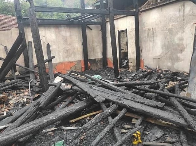 Căn nhà của anh Lô Văn Nam bị lửa thiêu rụi hoàn toàn ngày 14/3/2022