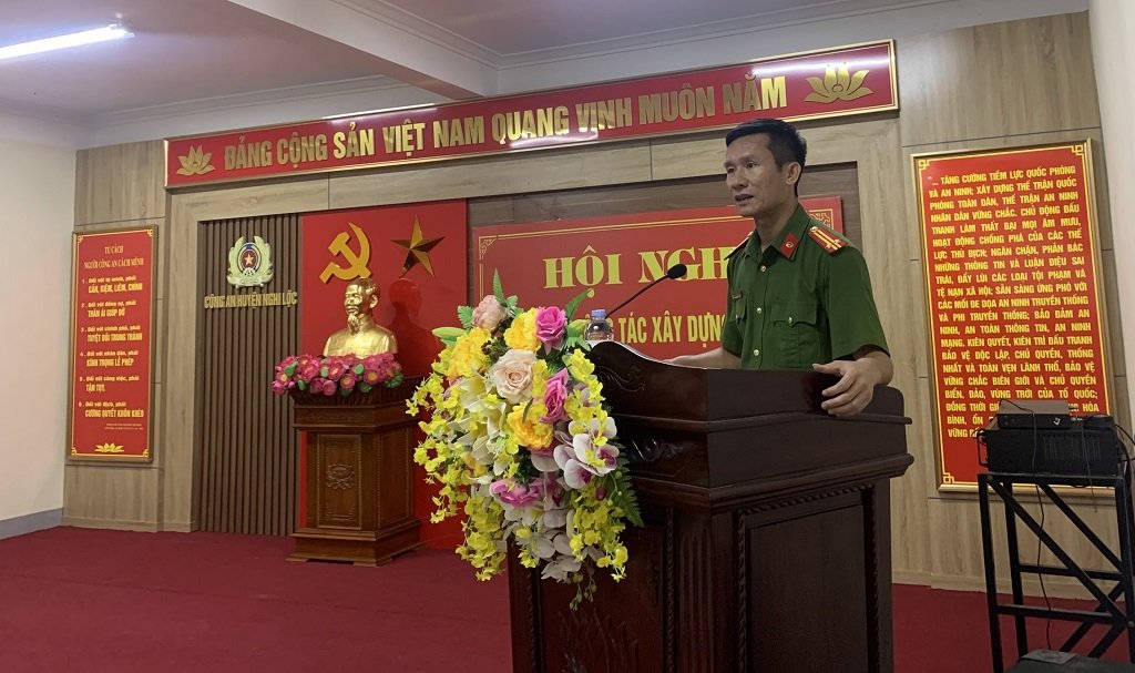 Lãnh đạo Công an huyện Nghi Lộc phát biểu tại Hội nghị