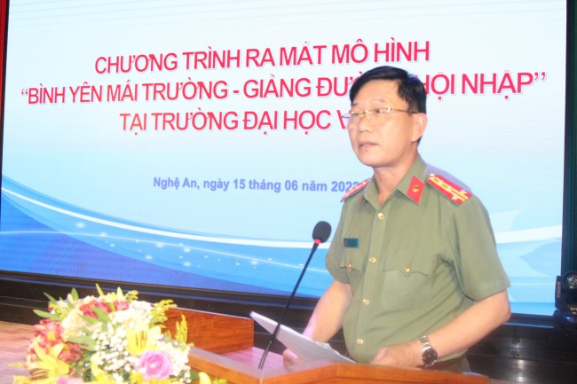 Đồng chí Đại tá Lê Văn Thái - Phó Giám đốc Công an tỉnh Nghệ An phát biểu tại buổi lễ ra mắt