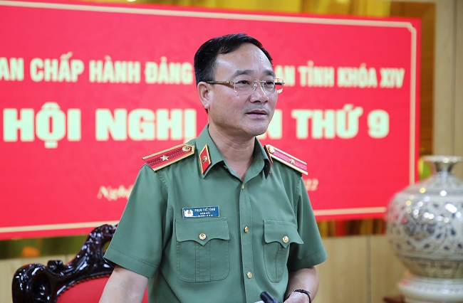 Đồng chí Thiếu tướng Phạm Thế Tùng, Bí thư Đảng ủy, Giám đốc Công an tỉnh phát biểu tại Hội nghị