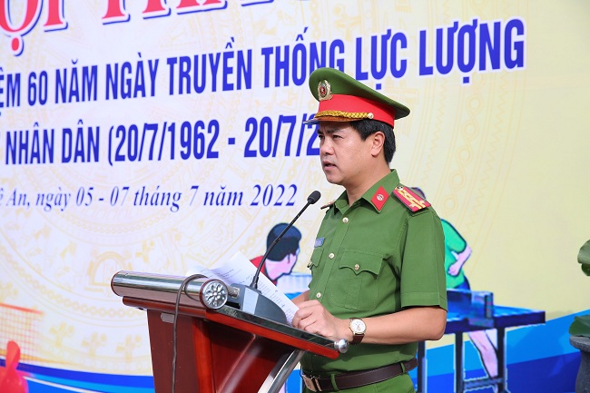 Đồng chí Đại tá Nguyễn Đức Hải phát biểu khai mạc buổi lễ