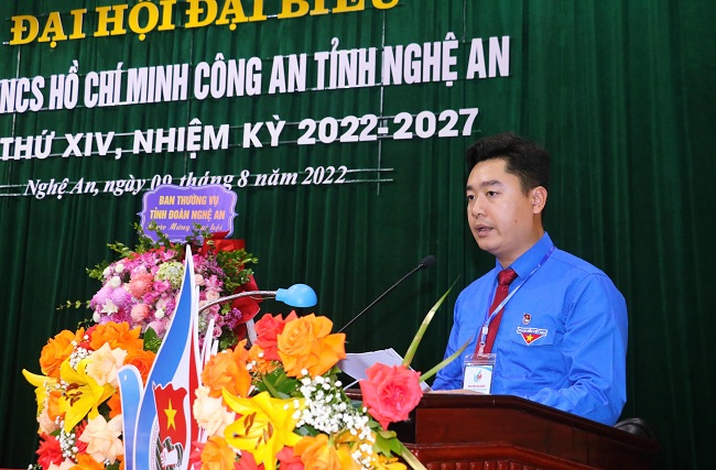 Đồng chí Lê Văn Lương, Bí thư Đoàn TNCS Hồ Chí Minh tỉnh Nghệ An phát biểu tại Đại hội