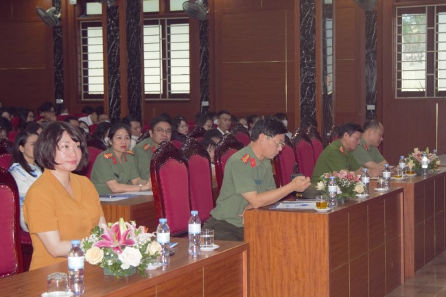 Các đại biểu tham dự Ngày hội tại Trường Đại học Vinh