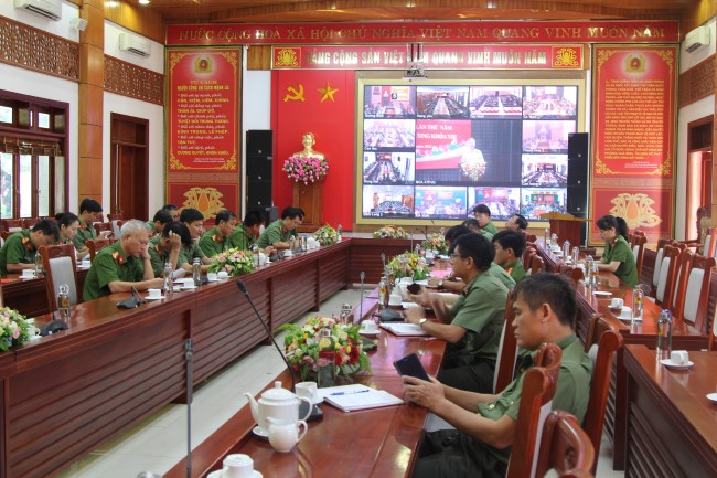 Các đại biểu tham dự tại điểm cầu Công an tỉnh Nghệ An