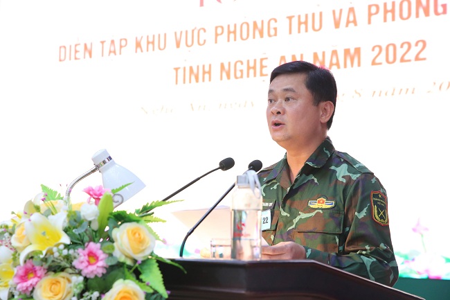 Bí thư Tỉnh ủy, Trưởng ban Chỉ đạo diễn tập Khu vực phòng thủ tỉnh Nghệ An Thái Thanh Quý phát biểu tại Hội nghị tổng kết