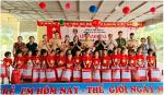 Trao quà hỗ trợ học sinh xã biên giới vào năm học mới