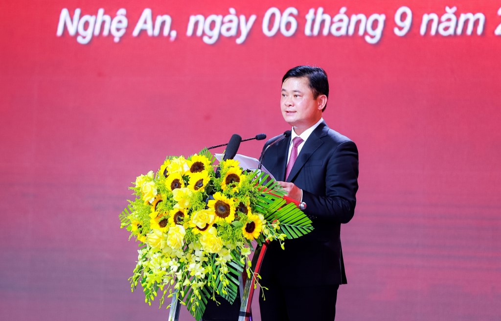 Đồng chí Bí thư Tỉnh ủy Thái Thanh Quý trình bày diễn văn Lễ kỷ niệm
