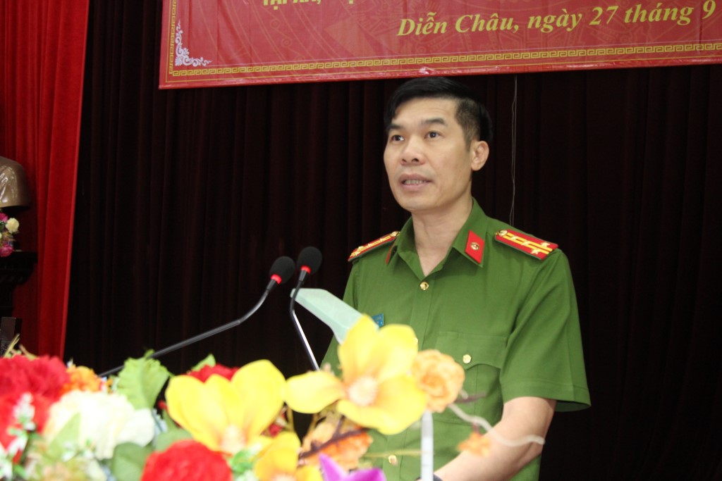 Đồng chí Đại tá Cao Minh Huyền - Phó Giám đốc Công an tỉnh phát biểu chỉ đạo tại Hội nghị