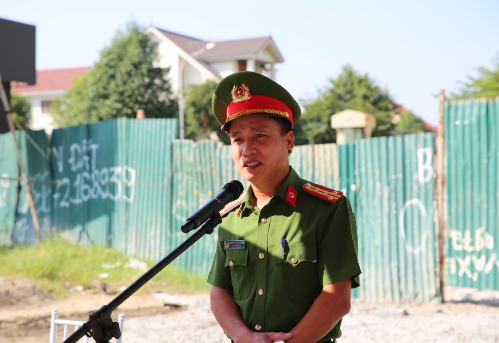 Đồng chí Đại tá Nguyễn Duy Thanh, Phó Giám đốc Công an tỉnh phát biểu, nhận xét tại buổi tổng duyệt