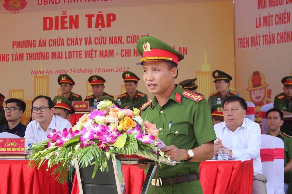 Đồng chí Đại tá Nguyễn Duy Thanh, Phó Giám đốc Công an tỉnh phát biểu tại buổi diễn tập