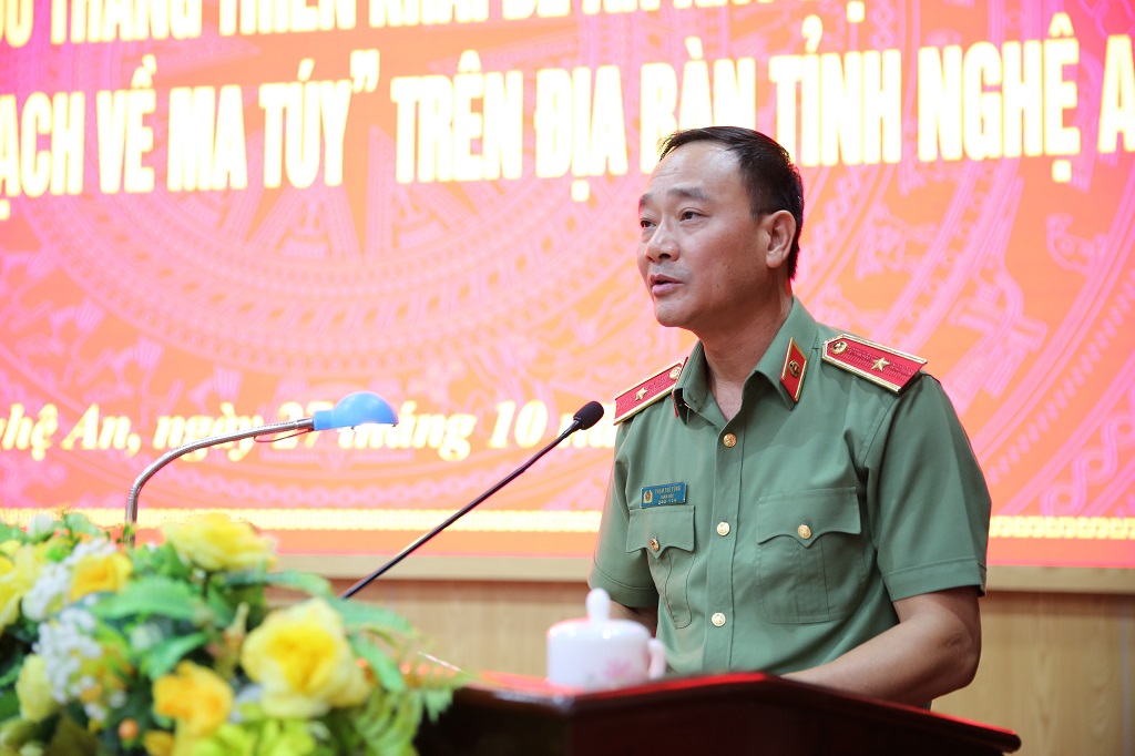 Đồng chí Thiếu tướng Phạm Thế Tùng, Uỷ viên Ban Thường vụ Tỉnh uỷ, Giám đốc Công an tỉnh phát biểu bế mạc Hội nghị