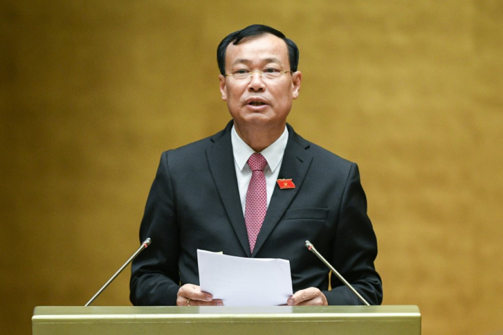 Chủ nhiệm Ủy ban Quốc phòng và An ninh của Quốc hội Lê Tấn Tới phát biểu tại phiên họp.