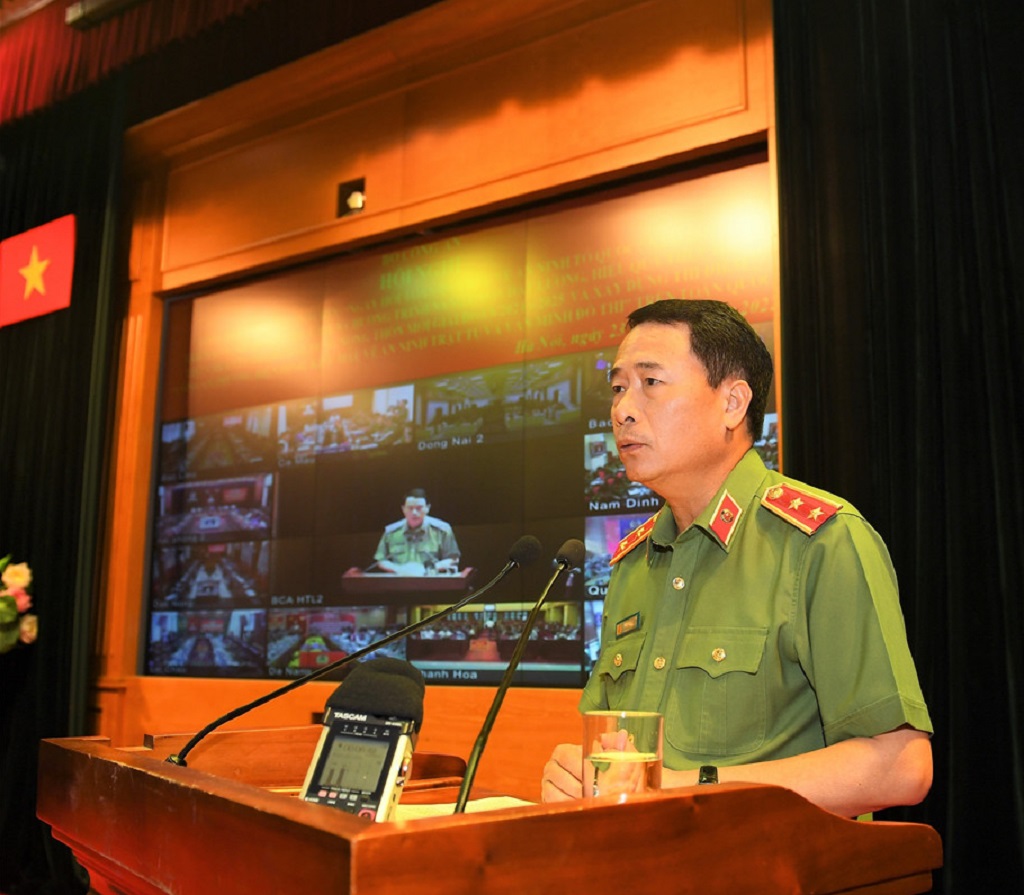 Đồng chí Trung tướng Lê Quốc Hùng, Ủy viên Trung ương Đảng, Thứ trưởng Bộ Công an phát biểu tại Hội nghị