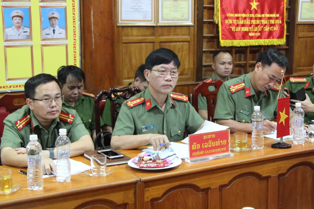 Đồng chí Đại tá Lê Văn Thái, Phó Giám đốc Công an tỉnh Nghệ An dẫn đầu đoàn đại biểu Công an tỉnh Nghệ An tham dự Hội nghị