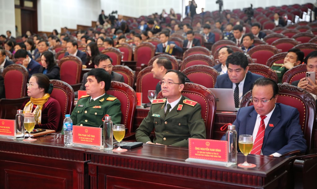 Đồng chí Thiếu tướng Phạm Giám đốc Công an tỉnh tại Kỳ họp thứ 11, HĐND tỉnh Nghệ An khóa XVIII