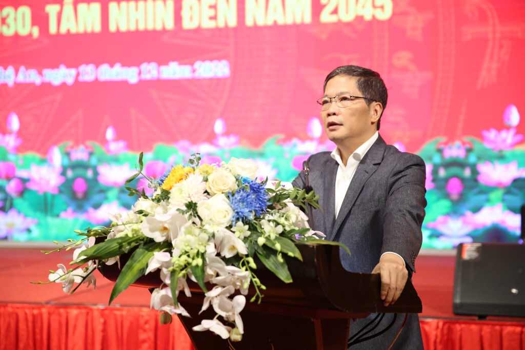 Đồng chí Trần Tuấn Anh - Trưởng ban Kinh tế Trung ương, Trưởng Ban Chỉ đạo Đề án Tổng kết Nghị quyết 26 phát biểu kết luận Toạ đàm