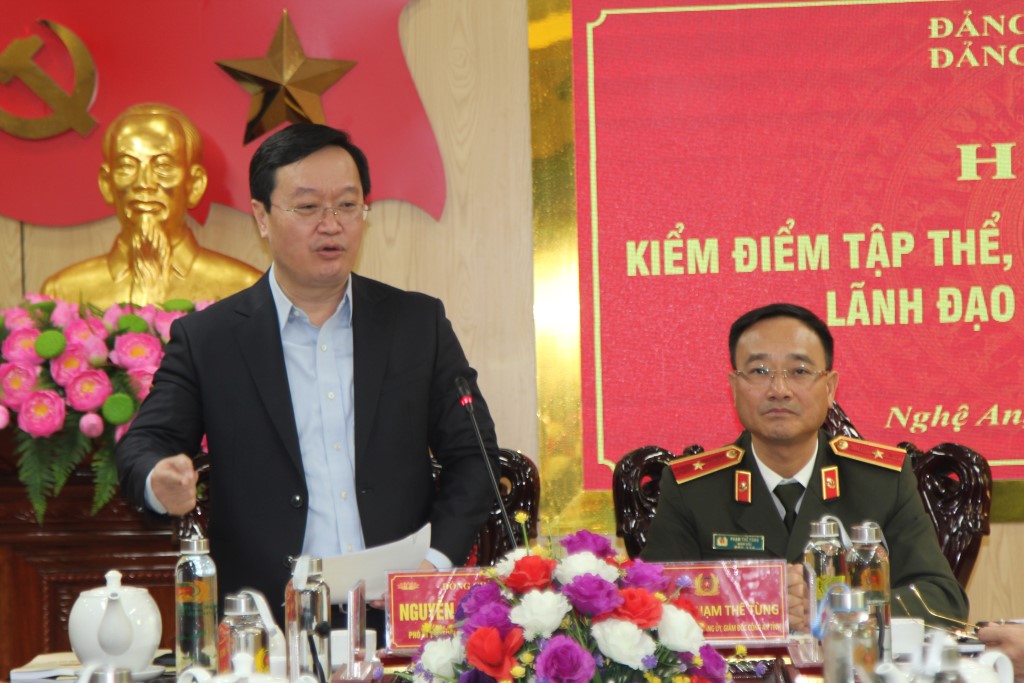 Đồng chí Nguyễn Đức Trung, Phó Bí thư Tỉnh uỷ, Chủ tịch UBND tỉnh Nghệ An kết luận Hội nghị