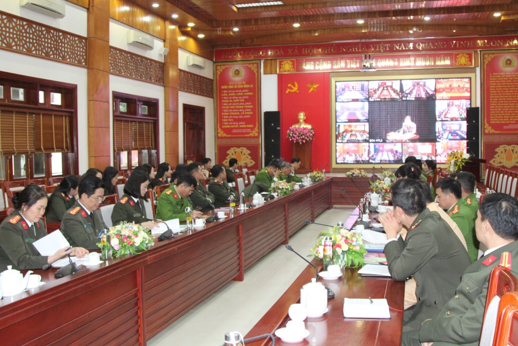 Hội nghị được tổ chức dưới hình thức trực tuyến từ Hội trường Bộ Công an kết nối đến Công an các tỉnh